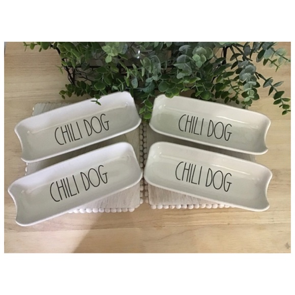 NEW Rae Dunn Chili Dog Corn Dish Plates Set Hot Dog Holder - Picture 3 of 3